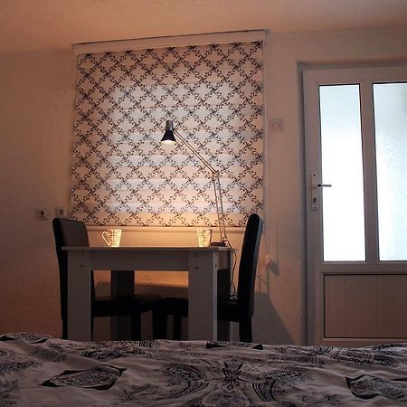Taf'S Small House Priştine Dış mekan fotoğraf